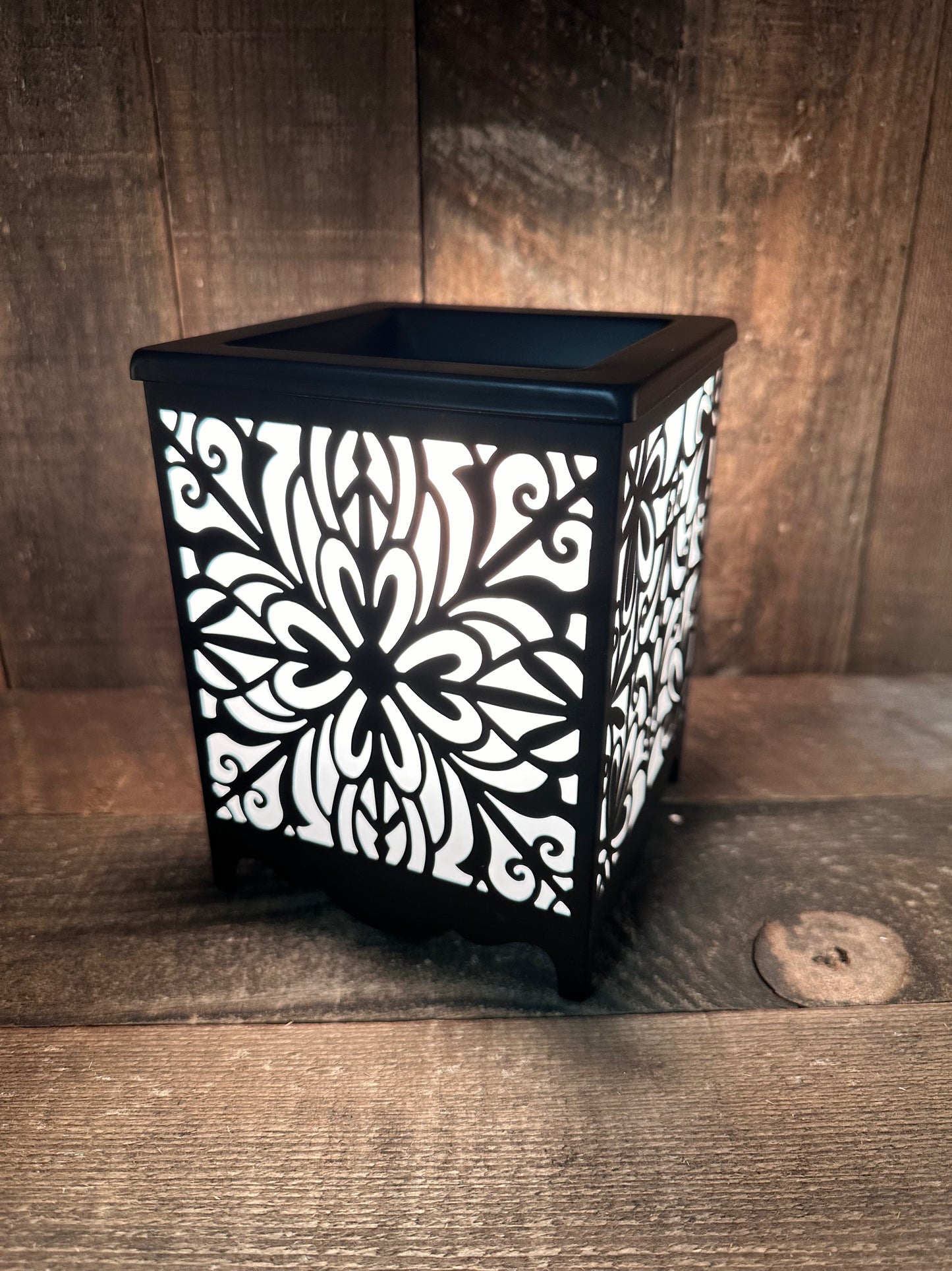 Heart Shape Woven Design Square Light Up Wax Melter Candle Warmer Modern Essential Oil