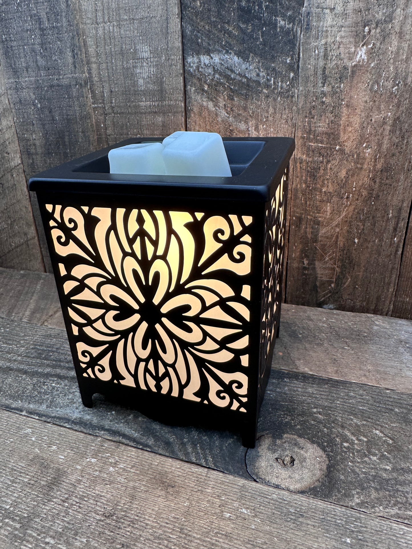 Heart Shape Woven Design Square Light Up Wax Melter Candle Warmer Modern Essential Oil