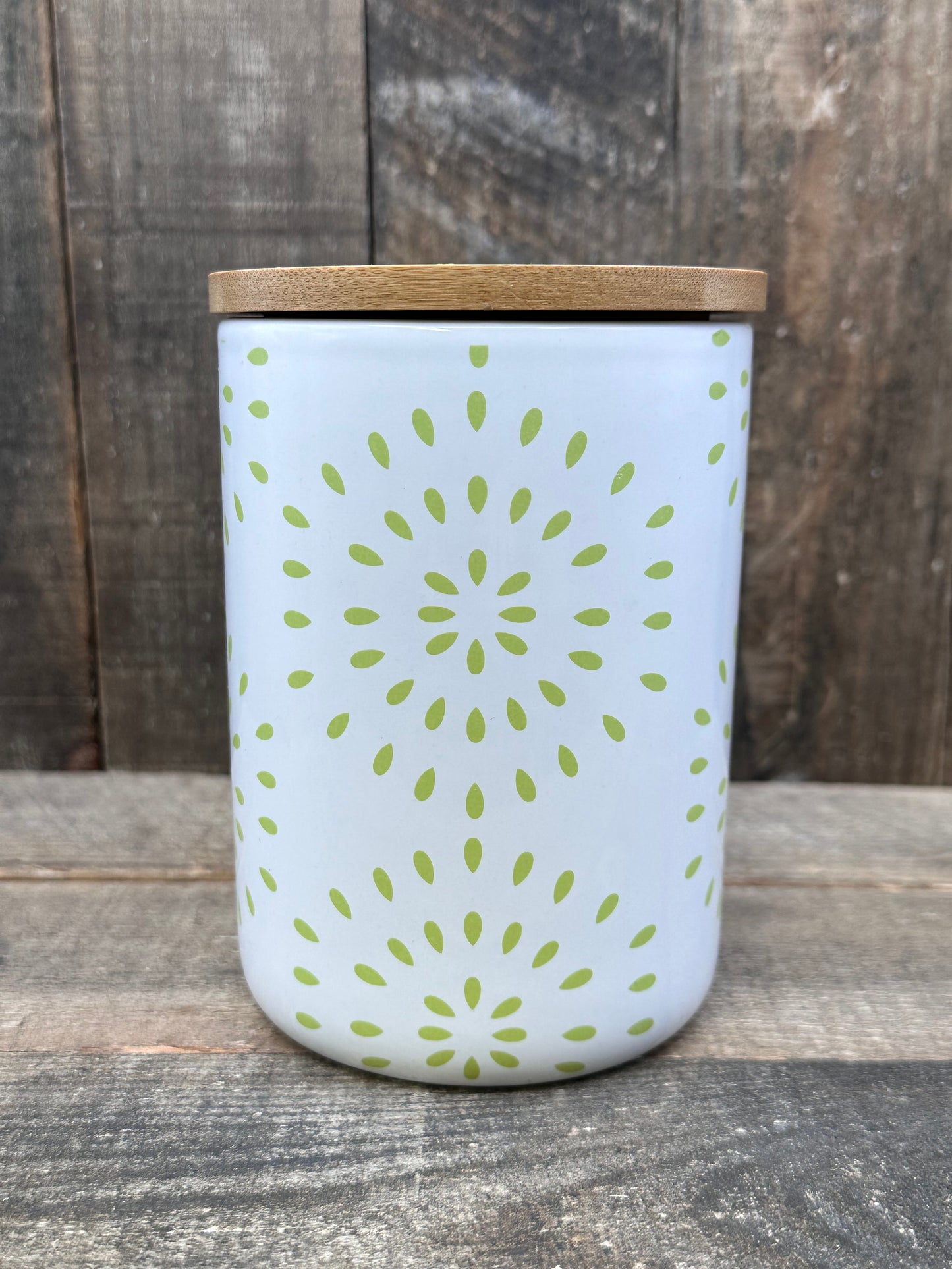 Green Flowerburst Sea Salt Orchid Reclaimed Woodwick Candle