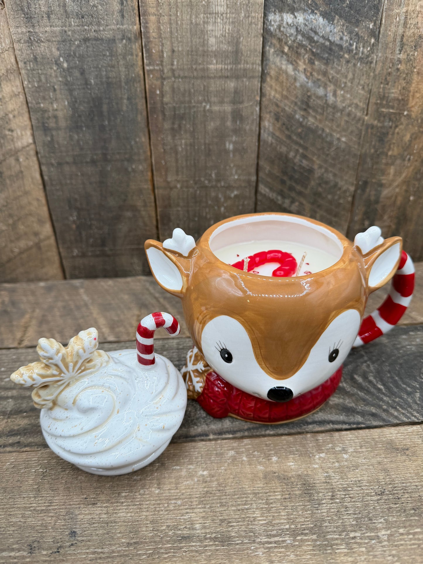 💟Holiday Coffee Mug Candle With Lid Reindeer Cafe Present