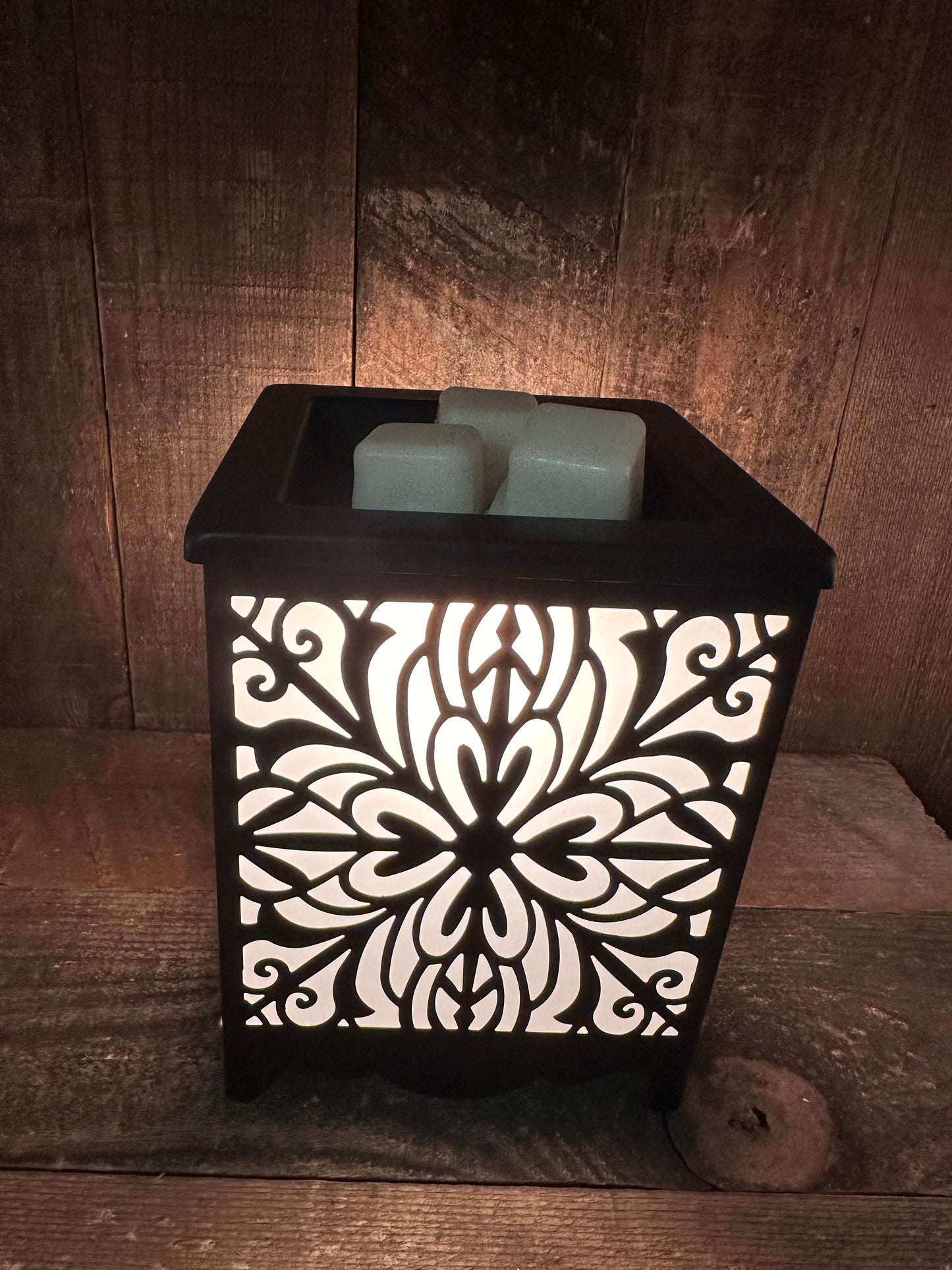 Heart Shape Woven Design Square Light Up Wax Melter Candle Warmer Modern Essential Oil